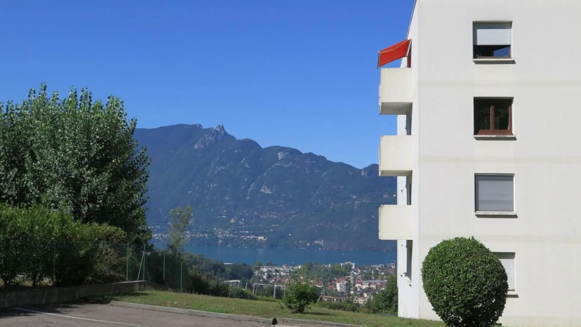 Bright 50M Apartment With Magnificent Lake View Aix-les-Bains