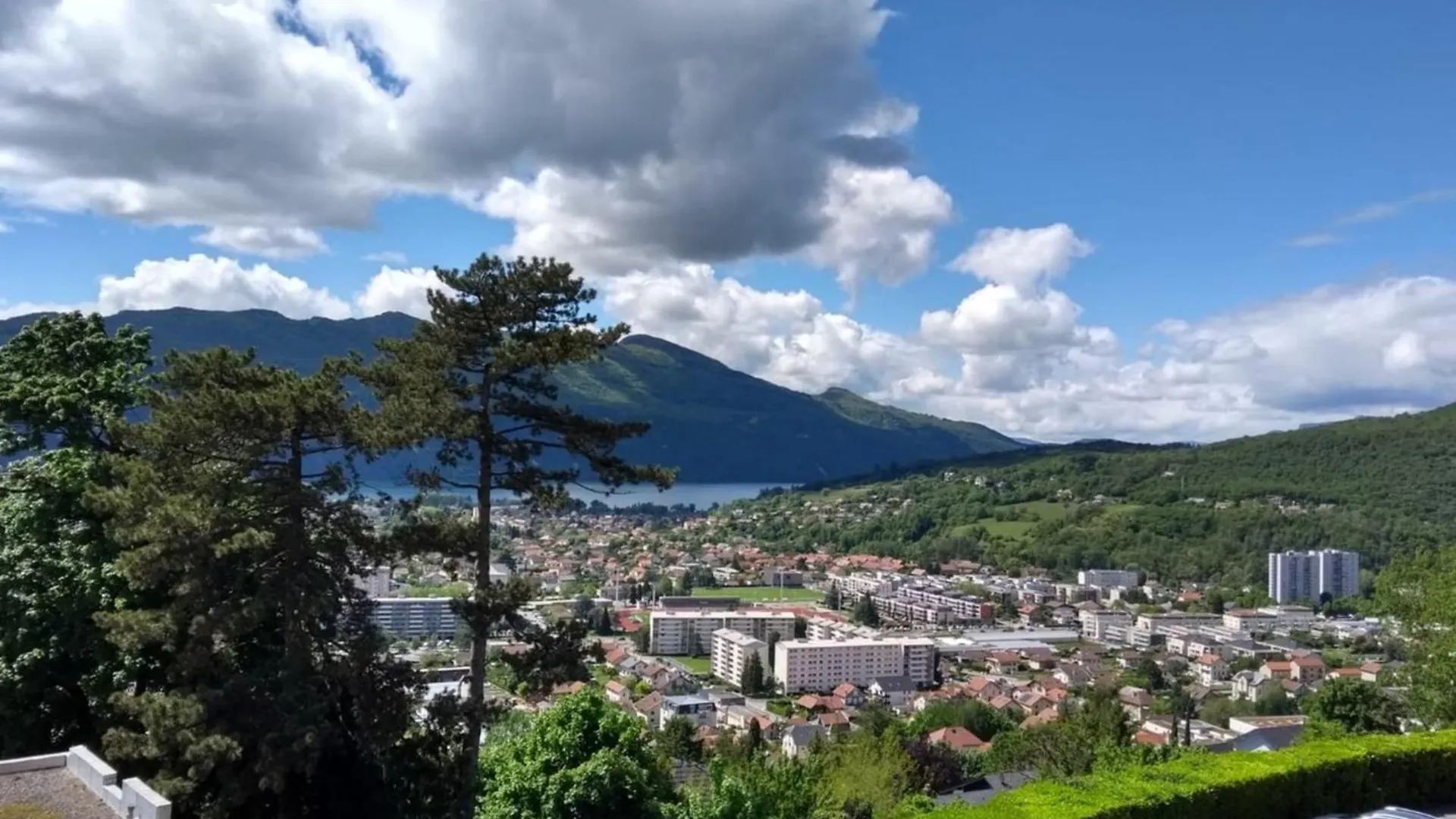 Bright 50M Apartment With Magnificent Lake View Aix-les-Bains