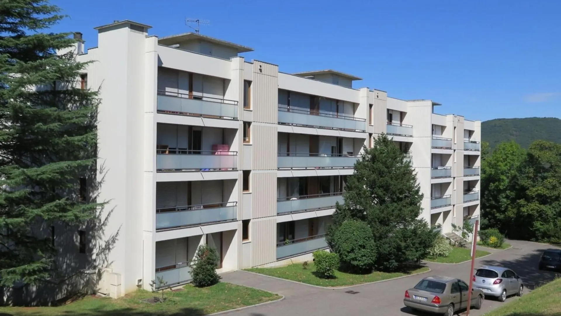 Bright 50M Apartment With Magnificent Lake View Aix-les-Bains 0*,  France