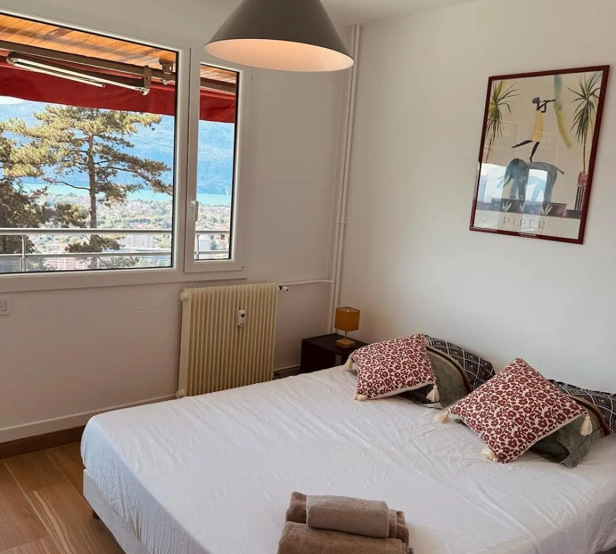 Bright 50M Apartment With Magnificent Lake View Aix-les-Bains France