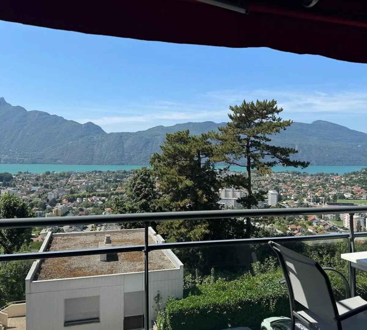 Bright 50M Apartment With Magnificent Lake View Aix-les-Bains
